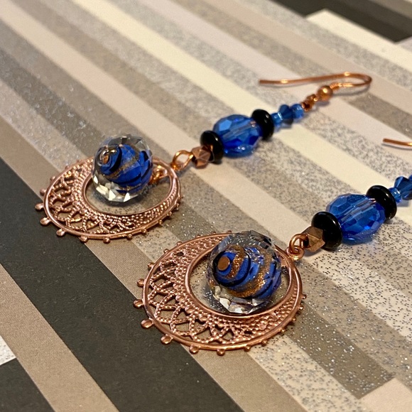 Artisan earrings 🖤 - Picture 3 of 4